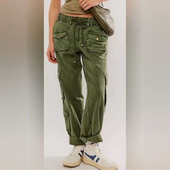 Free People Pants - NWT Free People Tahiti Cargo Pants Medium